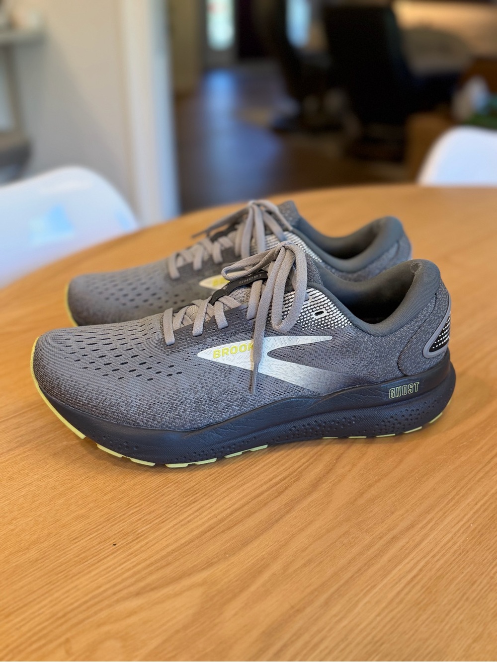 Brooks Ghost 16 Men’s Running Shoes — US Size 9, Medium (D)